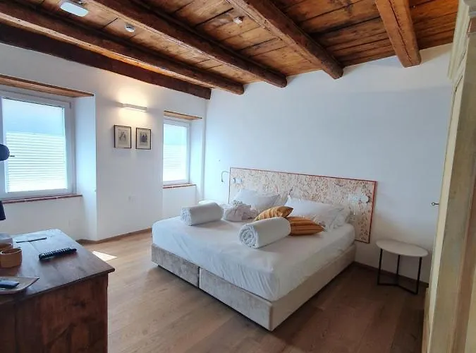 Casa Castagna 1620 Frühstückspension Mergozzo