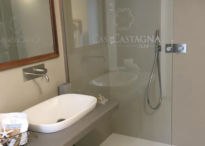 Casa Castagna 1620 Bed & Breakfast